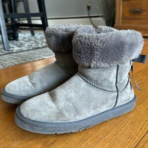 Lamo sheepskin bow boots